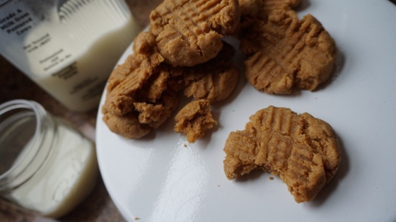 almond peanut butter cookies. kitchenblend.