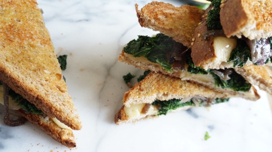 kale on onion grilled cheese // kitchenblend